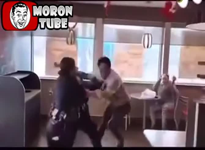 Video :When police arrive to apprehend a child predator, he attempts to get away